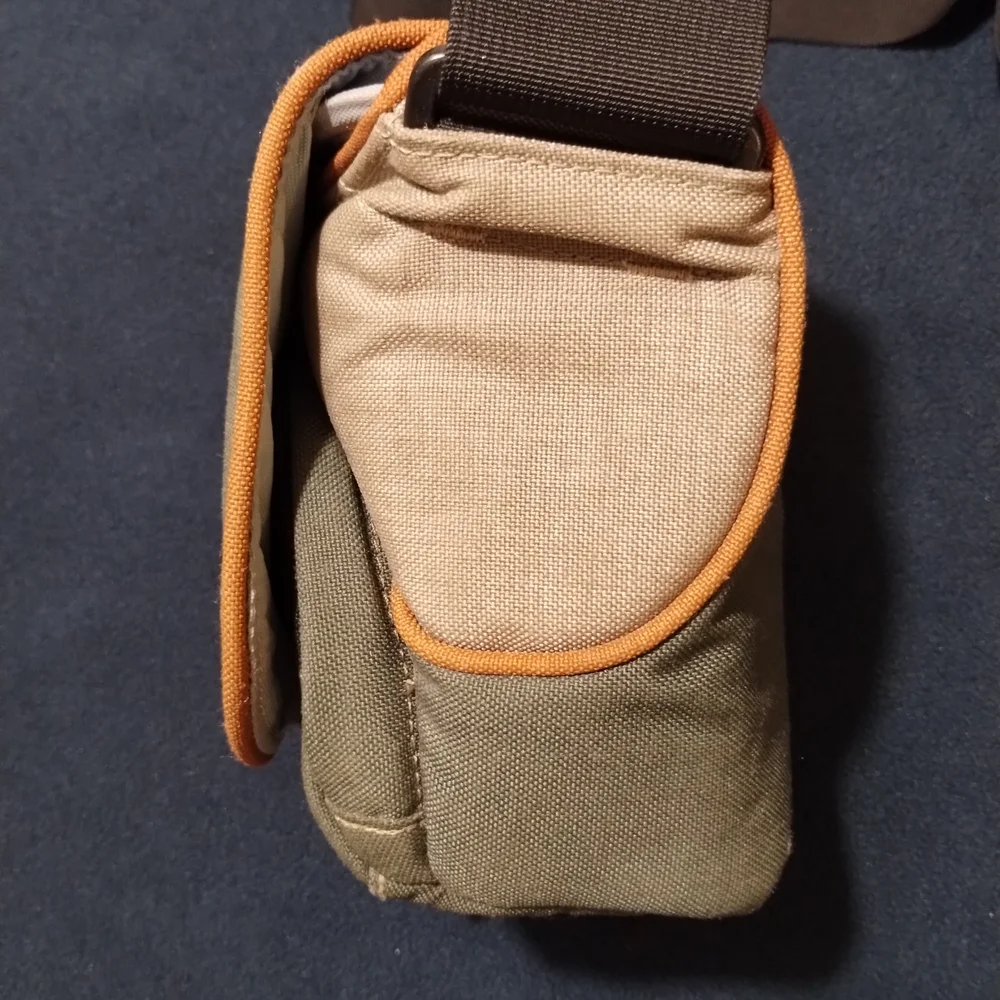 Crumpler Snauros Crossbody Camera/Electronics Bag